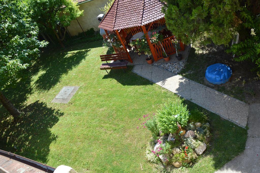 Apartman Anikó Vendégház Harkány Exterior foto